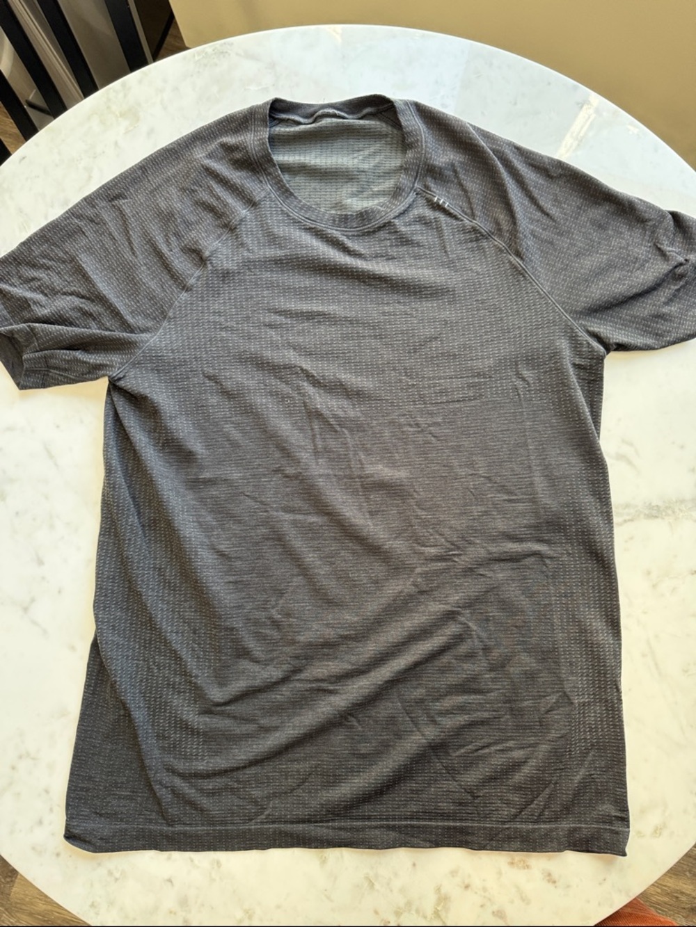 lululemon athletica Men's Heather Charcoal Metal Vent Tech Short-Sleeve Tee M